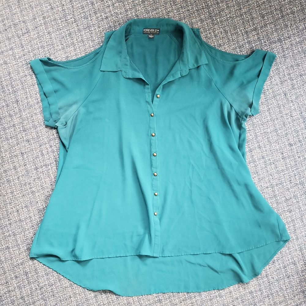 Cold shoulder button front